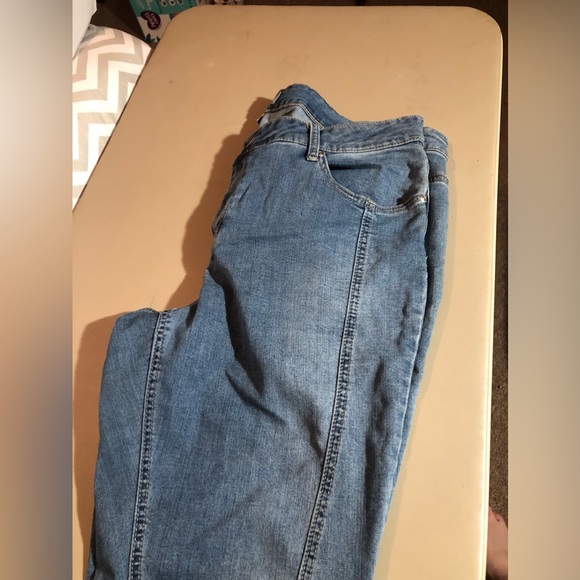 Falls Creek stretchy jeans - Picture 2 of 5